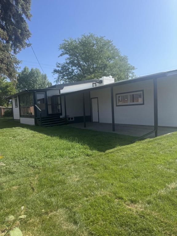 property at 200 Smelter Ave NW