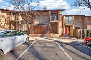 9250 Three Oaks Dr in Silver Spring, MD - Building Photo