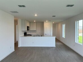 5100 Valhalla Dr in Ennis, TX - Building Photo - Building Photo