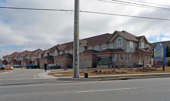 1498 Gordon St in Guelph, ON - Building Photo - Primary Photo