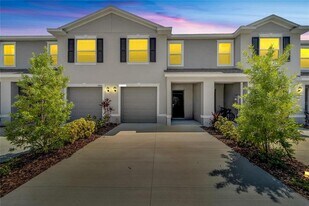 17637 Crescent Moon Lp in Lakewood Ranch, FL - Building Photo