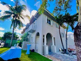 1102 NW 26th St in Miami, FL - Building Photo