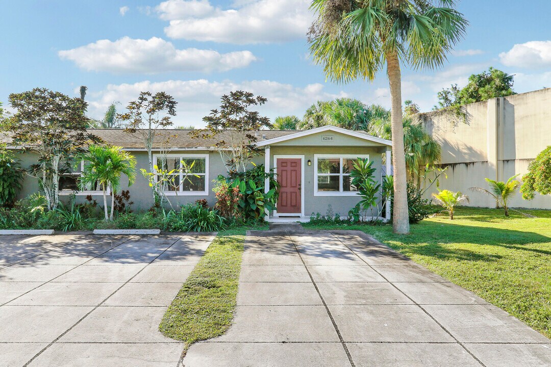 6264 Allen St in Jupiter, FL - Building Photo