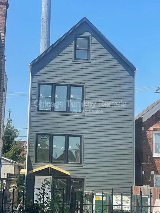 2336 S Troy St in Chicago, IL - Building Photo