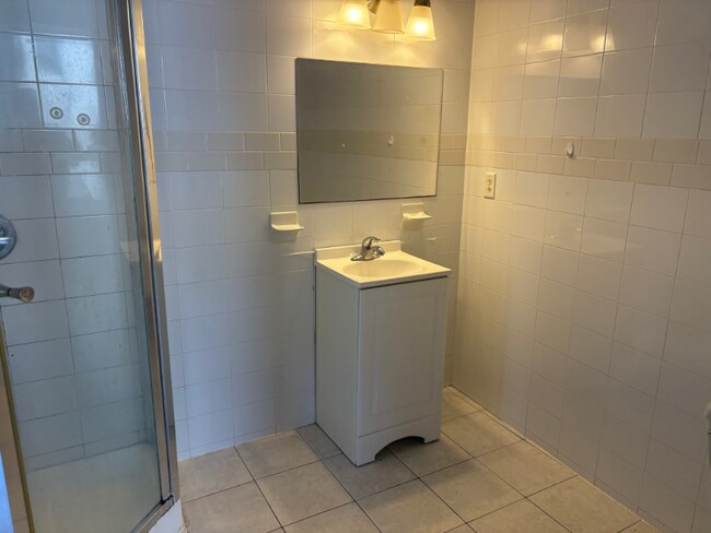 16 Franklin St in Norwich, CT - Foto de edificio - Building Photo