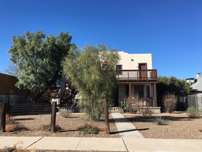 Blue Star Apartments in Tucson, AZ - Building Photo - Building Photo