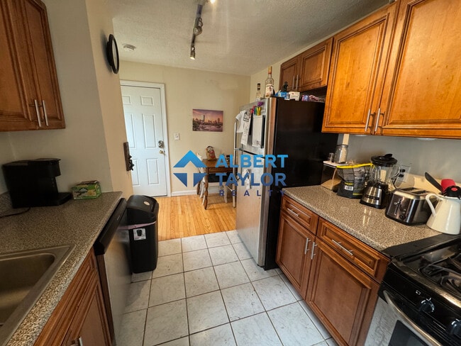 27 Mount Vernon St, Unit 27