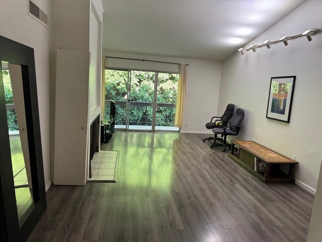 property at 440 Veteran Ave