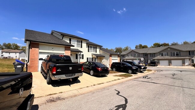 property at 1408 W Rockcrest Dr