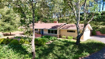 275 Cold Springs Rd in Angwin, CA - Building Photo
