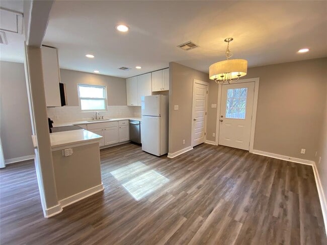 6402 Auburn Dr in Austin, TX - Building Photo - Building Photo