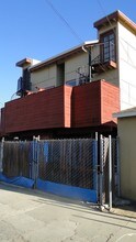 705 Brooks Ave in Venice, CA - Building Photo - Building Photo