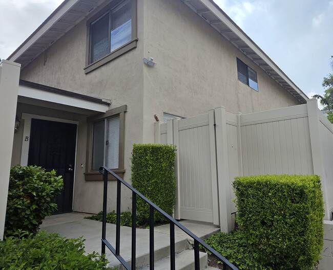 23430 Sunset Crossing Rd, Unit B in Diamond Bar, CA - Building Photo - Building Photo