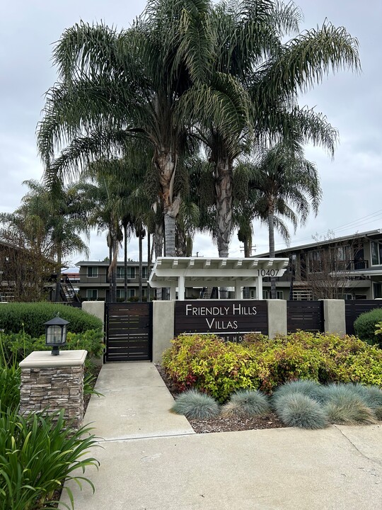 Friendly Hills Villas in Whittier, CA - Foto de edificio