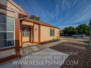 2940 Twin Creeks Ln in Rocklin, CA - Building Photo - Building Photo