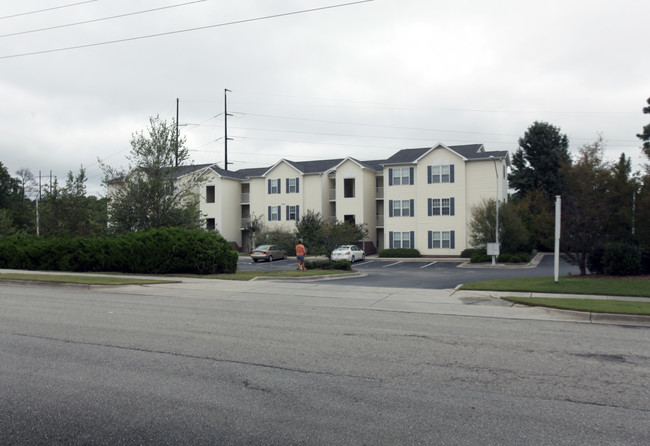 5005 Hunters Trl in Wilmington, NC - Foto de edificio - Building Photo