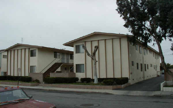 12320-12330 Gale Ave in Hawthorne, CA - Building Photo - Building Photo