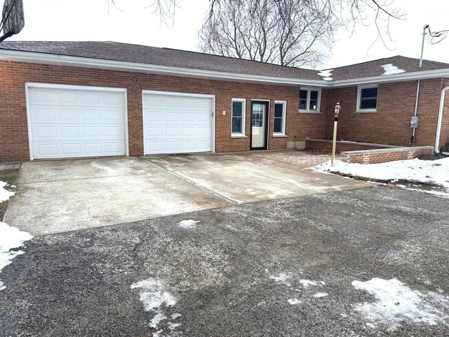 11268 Faxon Rd in Yorkville, IL - Building Photo - Building Photo