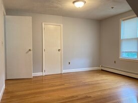 318 Granite St, Unit 2 in Quincy, MA - Building Photo