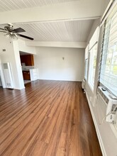 7036 Hawthorn Ave-Unit -8 in Los Angeles, CA - Building Photo - Building Photo