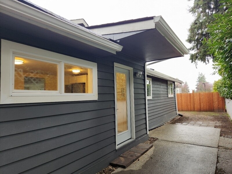 2040 NW 196th St in Shoreline, WA - Foto de edificio