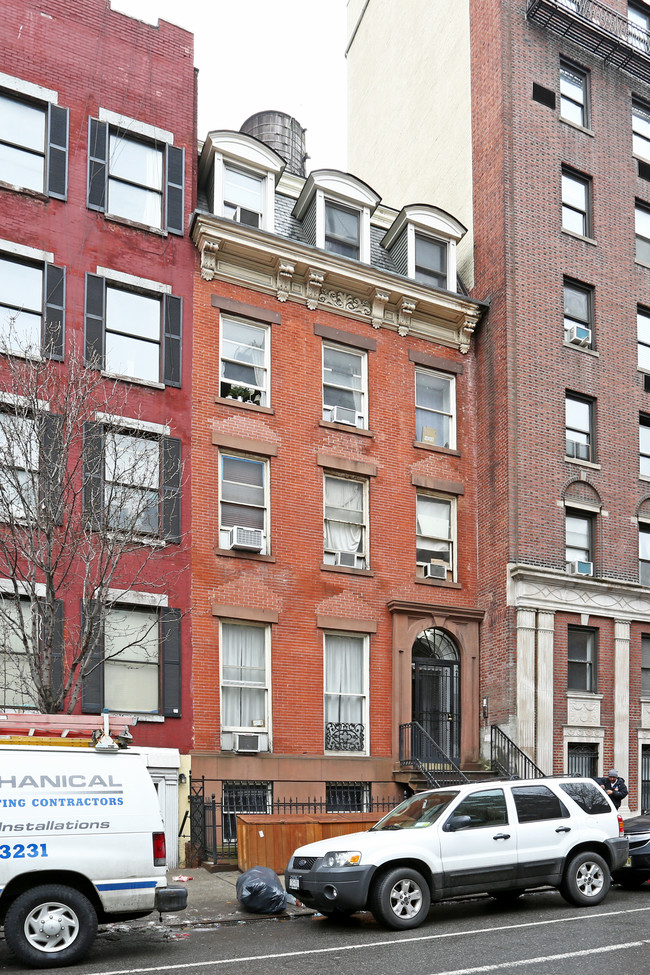 306 W 30th St in New York, NY - Building Photo - Building Photo