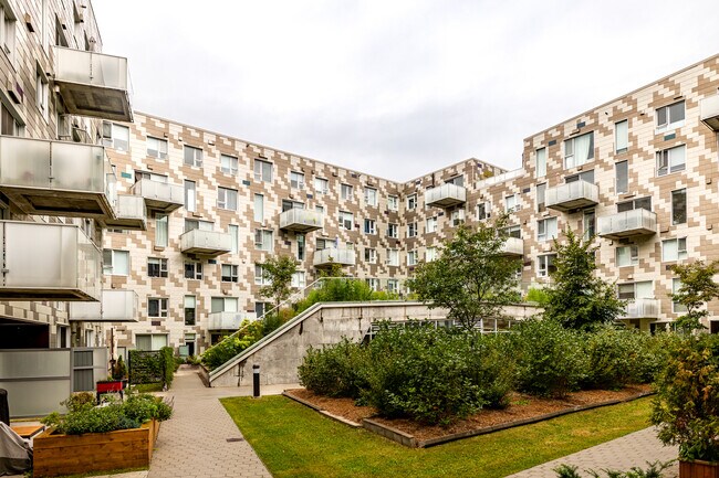 Cité Angus in Montréal, QC - Building Photo - Building Photo