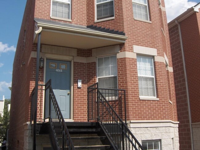 1453 N Larrabee St, Unit B in Chicago, IL - Foto de edificio - Building Photo