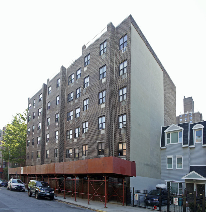 West Farms Square Plaza Apartments III in Bronx, NY - Foto de edificio