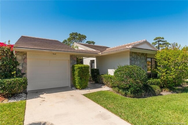 2621 SW Egret Pond Cir in Palm City, FL - Building Photo - Building Photo