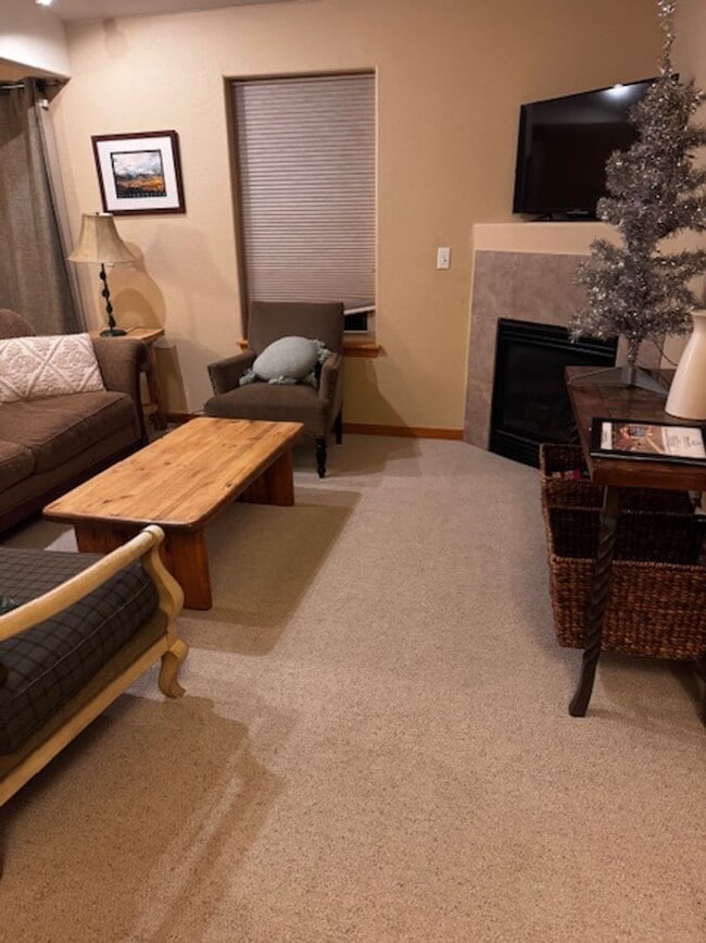 property at 140 Wildernest Ct
