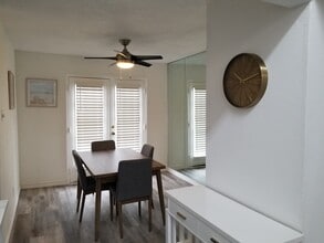 5750 Phoenix Dr, Unit 39 in Dallas, TX - Building Photo - Building Photo