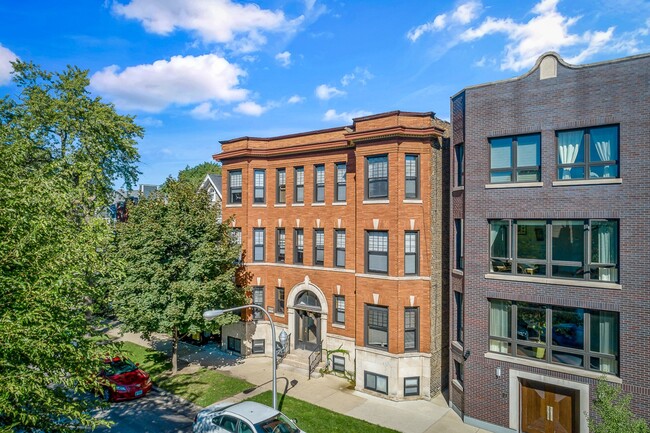3639 N Paulina St, Unit 3639-CH2 in Chicago, IL - Foto de edificio - Building Photo