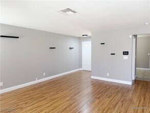 2062 Club Crest Way in Henderson, NV - Building Photo - Building Photo