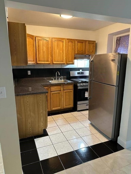 80 Elliott Ave, Unit Ground Floor in Yonkers, NY - Building Photo - Building Photo