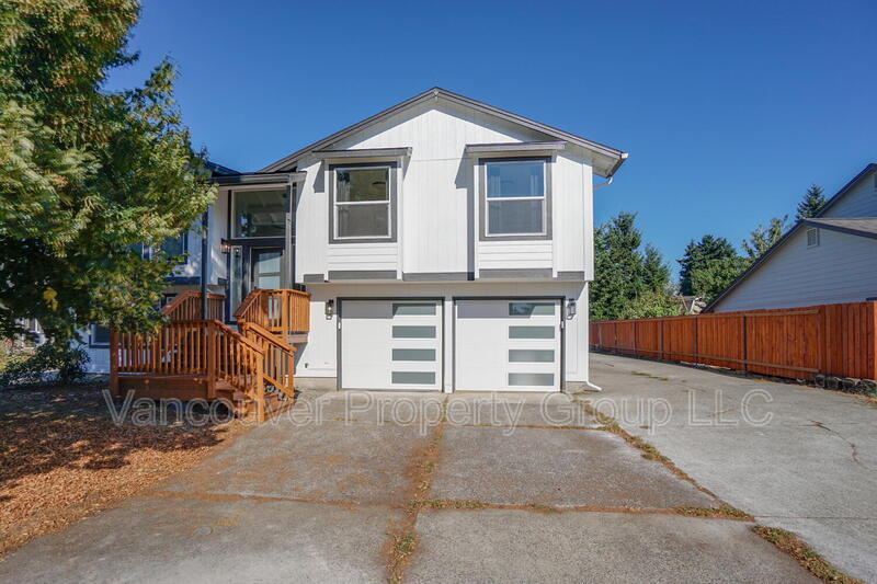 819 SE Olympia Dr in Vancouver, WA - Building Photo