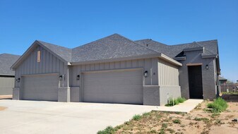 7201 22nd Pl in Lubbock, TX - Building Photo