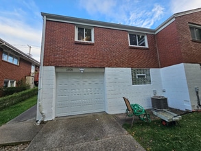 1606 Greentree Rd in Pittsburgh, PA - Foto de edificio - Building Photo