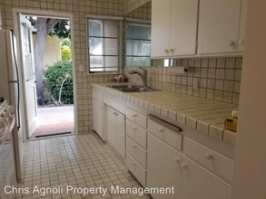 22 W Pedregosa St in Santa Barbara, CA - Foto de edificio - Building Photo