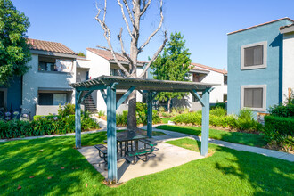 Veranda Ontario in Ontario, CA - Foto de edificio - Building Photo