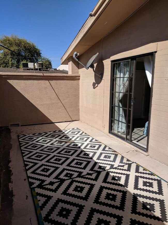property at 810 E Colter St