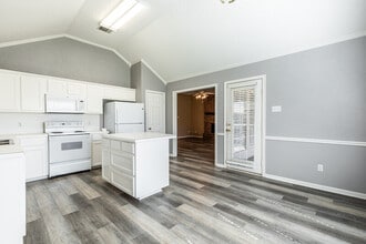 10312 Sierra W Dr in Waco, TX - Building Photo - Building Photo