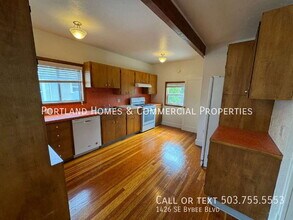 1426 SE Bybee Blvd in Portland, OR - Building Photo - Building Photo