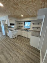 622 E Locust St in Bloomington, IL - Building Photo