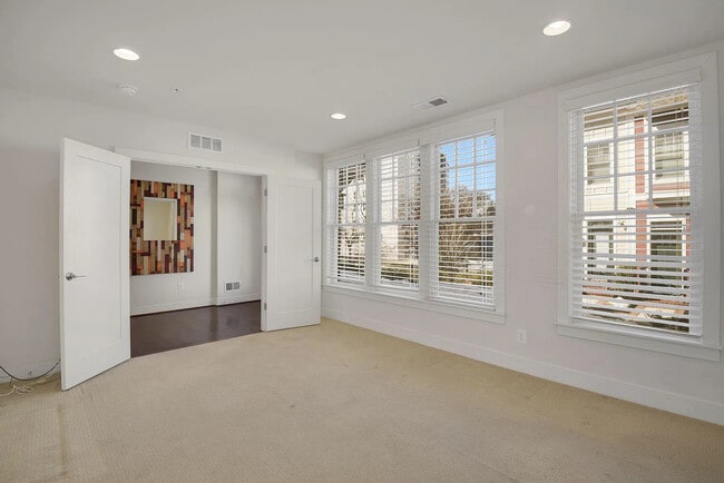 70 Ellsworth Heights St in Silver Spring, MD - Foto de edificio - Building Photo