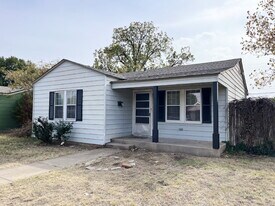 2723 36th St in Lubbock, TX - Building Photo