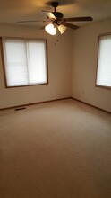 1308 Koestner St, Unit Apt 2 in Burlington, IA - Building Photo - Building Photo