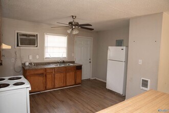 3227 Clopton St SW in Huntsville, AL - Building Photo - Building Photo