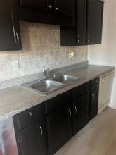 39514 Old Dominion Dr in Clinton Township, MI - Building Photo - Building Photo