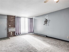 2331 E Market St in Akron, OH - Building Photo - Building Photo